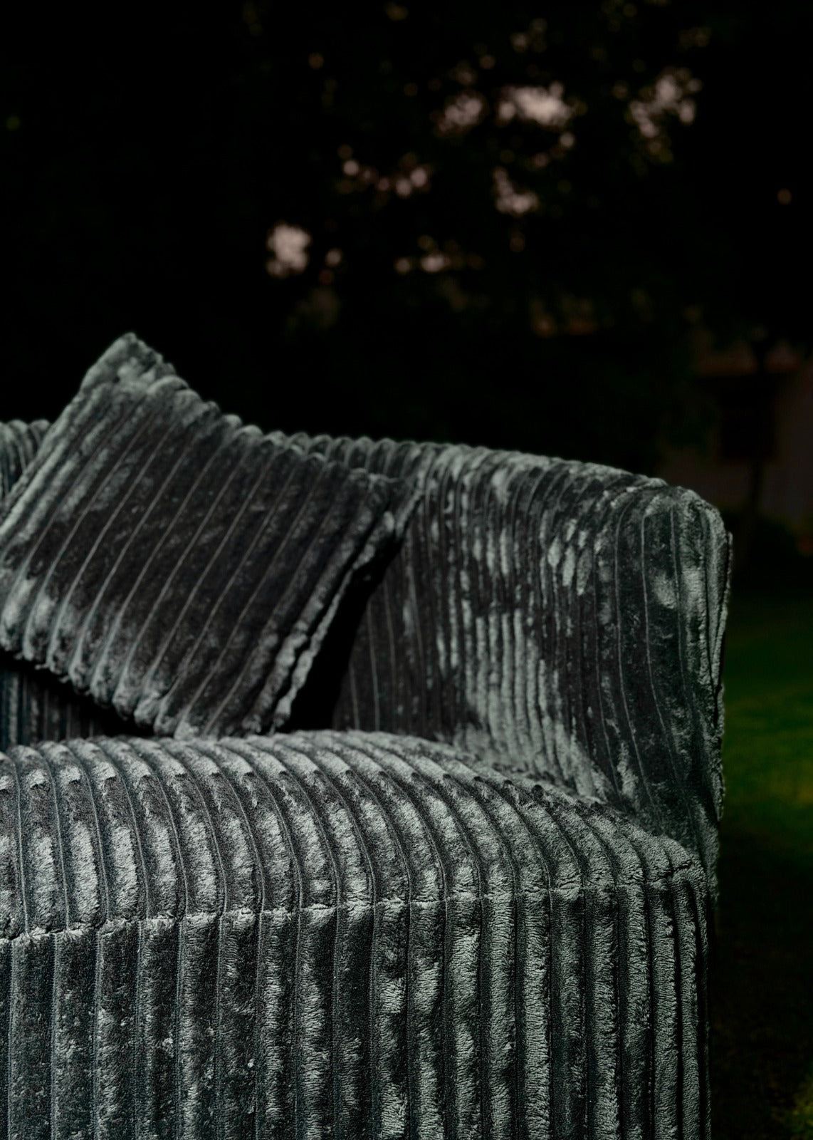 Shadow Rib Barrel Fur Single Seater Sofa