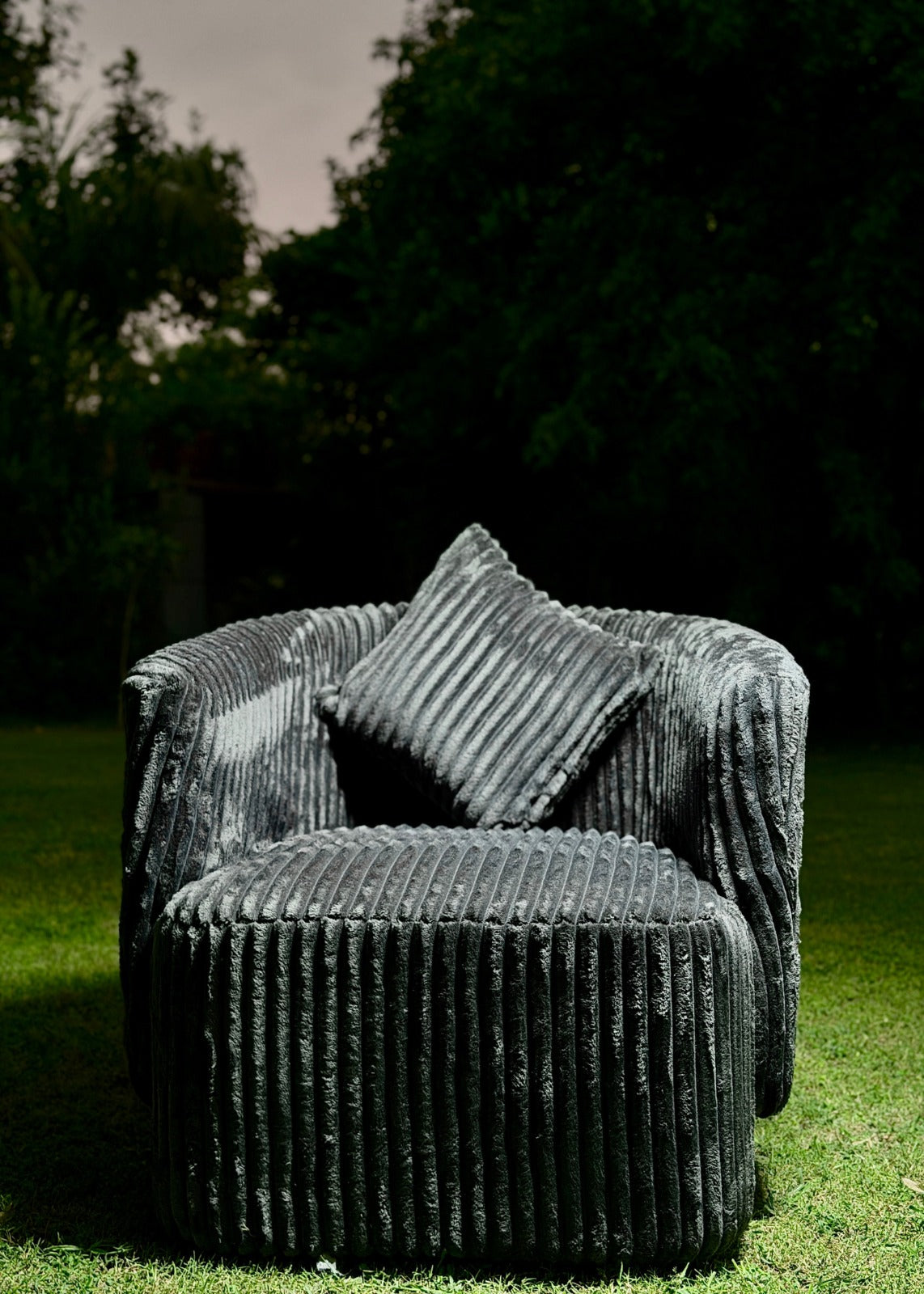 Shadow Rib Barrel Fur Single Seater Sofa
