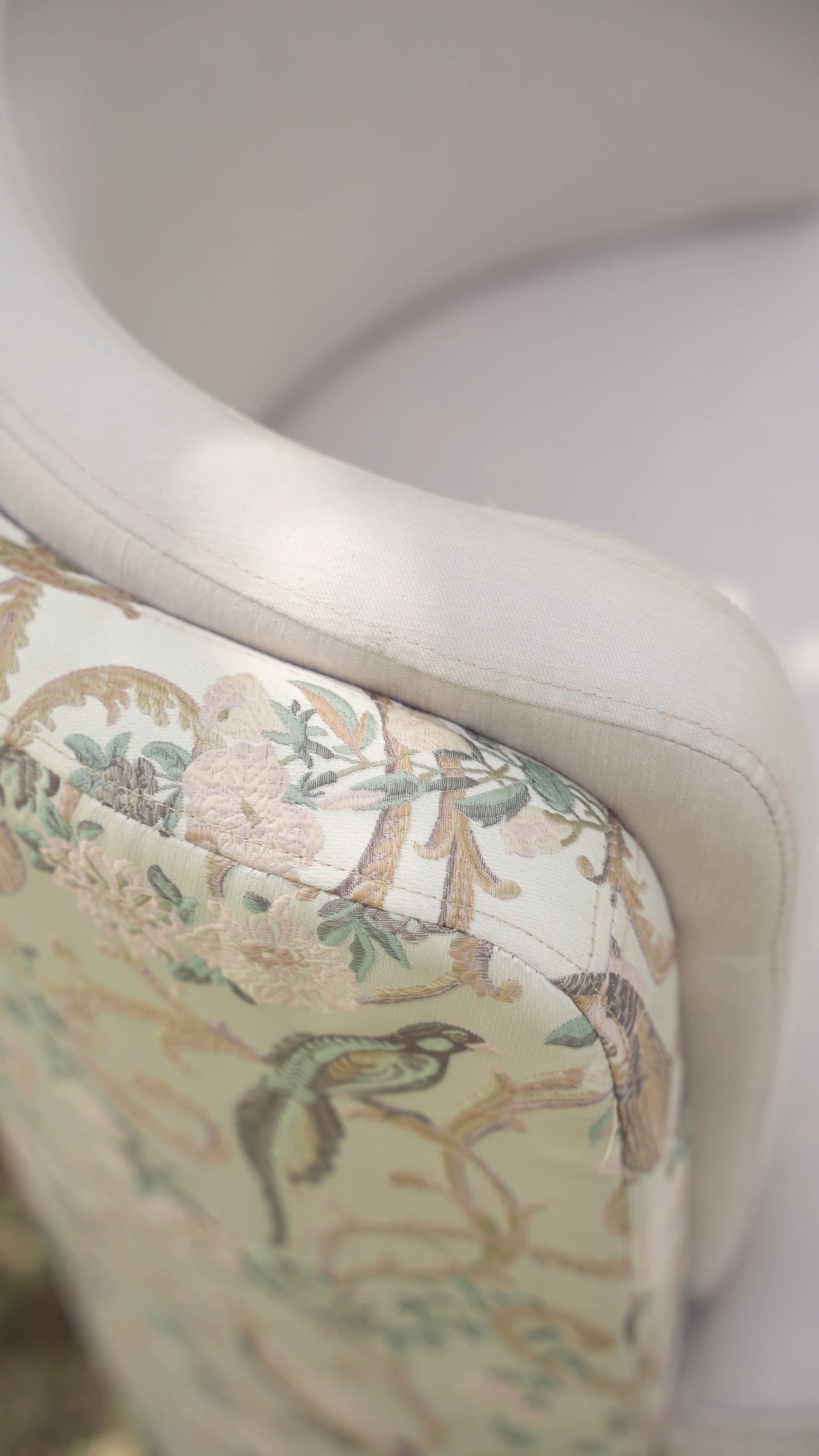 Serena Round Ottoman Chair Lounge with Peacock Print